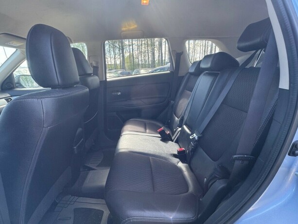mitsubishi-outlander-elektrisitetbensin-2014-big-12