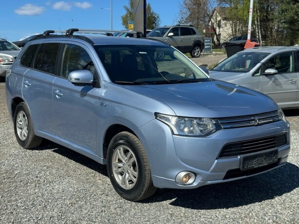 mitsubishi-outlander-elektrisitetbensin-2014-big-5