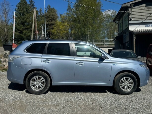 mitsubishi-outlander-elektrisitetbensin-2014-big-6