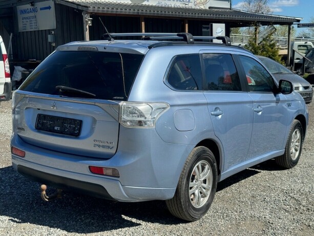 mitsubishi-outlander-elektrisitetbensin-2014-big-7
