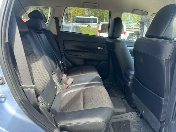 mitsubishi-outlander-elektrisitetbensin-2014-big-15