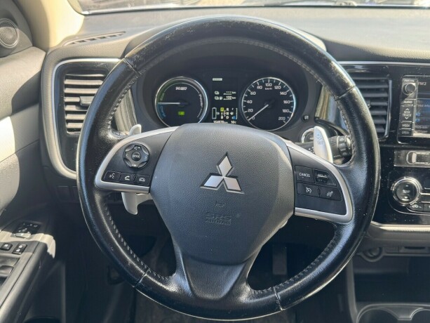 mitsubishi-outlander-elektrisitetbensin-2014-big-22