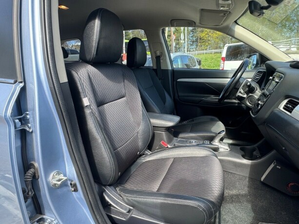 mitsubishi-outlander-elektrisitetbensin-2014-big-16