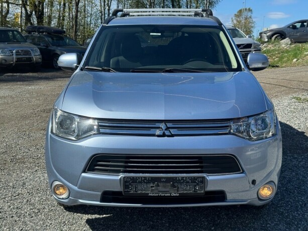 mitsubishi-outlander-elektrisitetbensin-2014-big-10