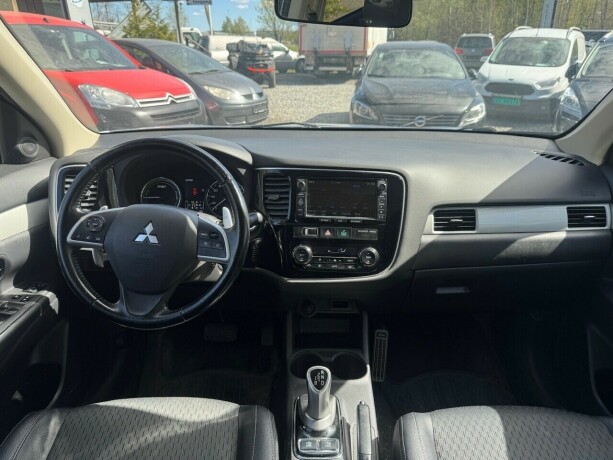 mitsubishi-outlander-elektrisitetbensin-2014-big-19
