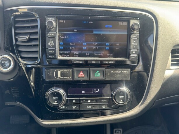 mitsubishi-outlander-elektrisitetbensin-2014-big-17