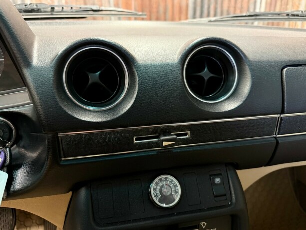 mercedes-benz-250-bensin-1978-big-25
