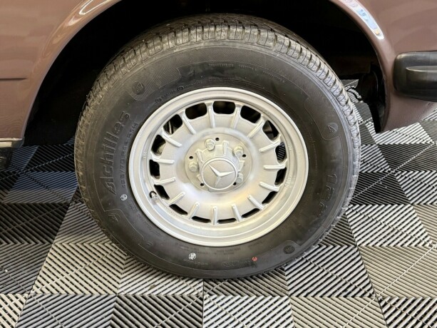 mercedes-benz-250-bensin-1978-big-6