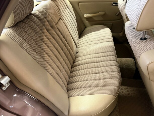 mercedes-benz-250-bensin-1978-big-32