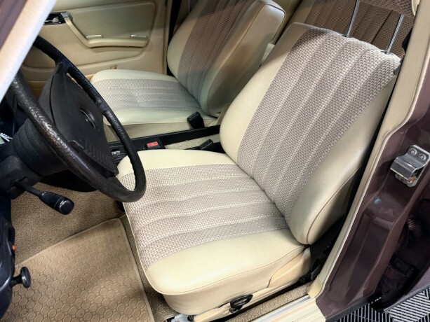 mercedes-benz-250-bensin-1978-big-17