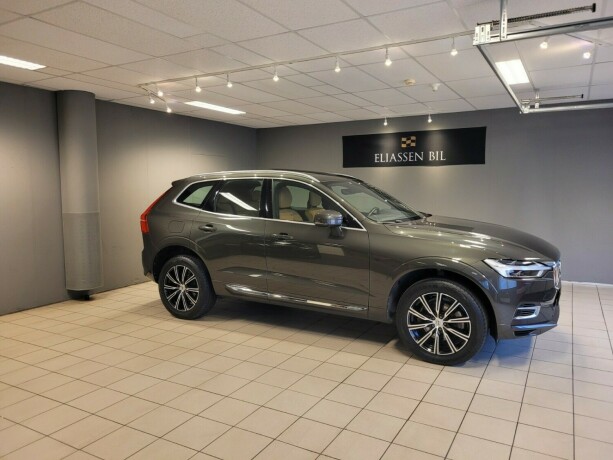volvo-xc-60-elektrisitetbensin-2018-big-2