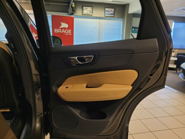 volvo-xc-60-elektrisitetbensin-2018-big-19