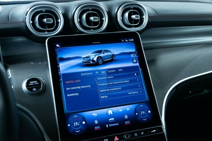mercedes-benz-glc-bensin-2024-big-33