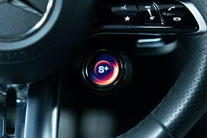 mercedes-benz-glc-bensin-2024-big-22