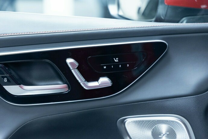 mercedes-benz-glc-bensin-2024-big-9