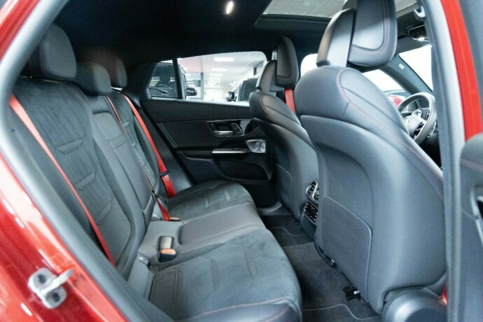mercedes-benz-glc-bensin-2024-big-15
