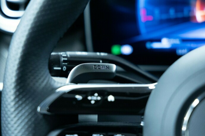 mercedes-benz-glc-bensin-2024-big-35