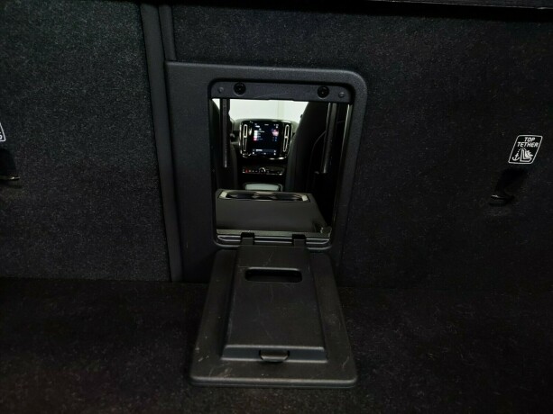 volvo-xc-40-elektrisitet-2022-big-24