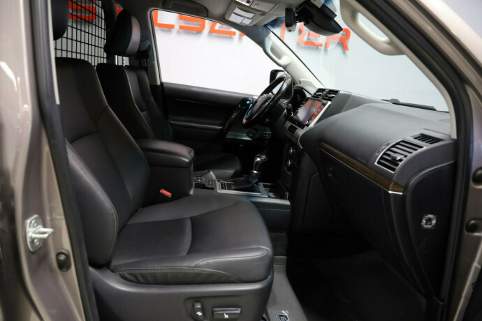 toyota-land-cruiser-diesel-2022-big-11