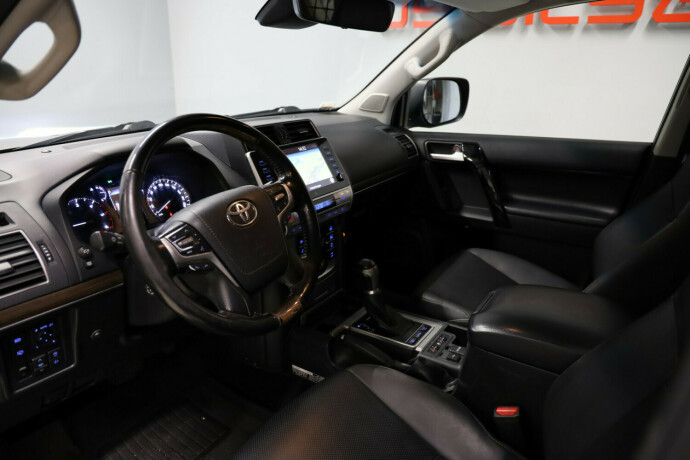 toyota-land-cruiser-diesel-2022-big-8
