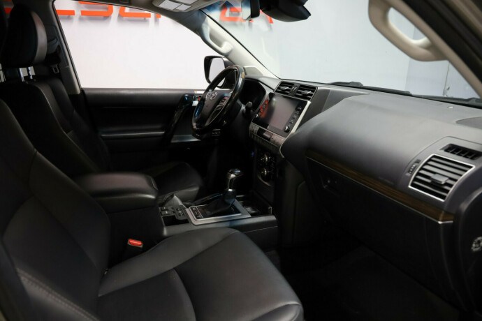toyota-land-cruiser-diesel-2022-big-10