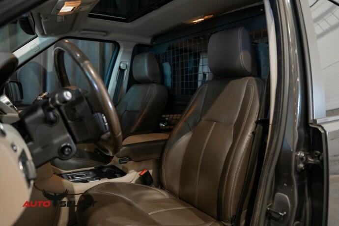 land-rover-discovery-diesel-2012-big-26