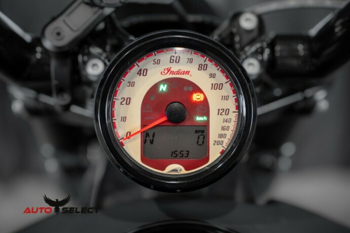 indian-scout-bobber-bensin-2017-big-18
