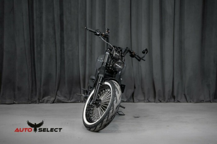 indian-scout-bobber-bensin-2017-big-3