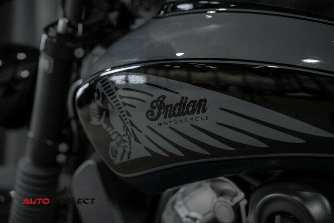 indian-scout-bobber-bensin-2017-big-9