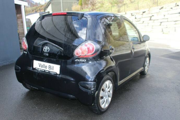 toyota-aygo-bensin-2014-big-3