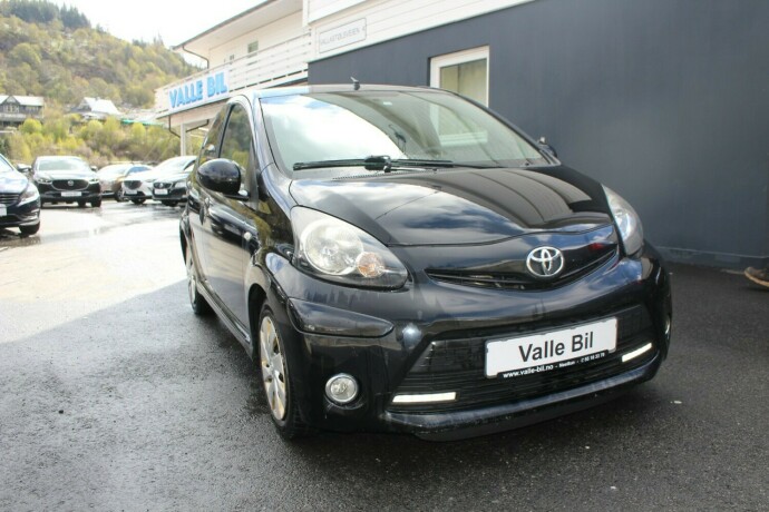 toyota-aygo-bensin-2014-big-0