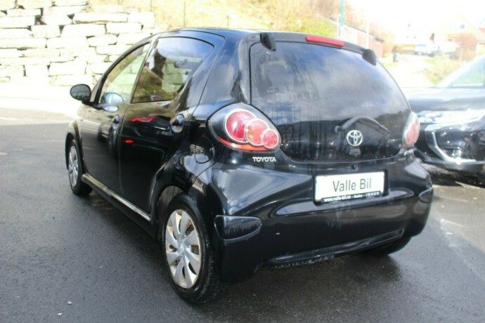 toyota-aygo-bensin-2014-big-2