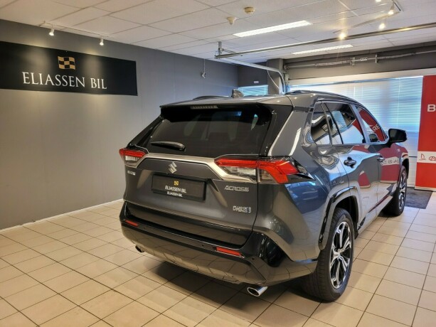 suzuki-across-elektrisitetbensin-2021-big-5