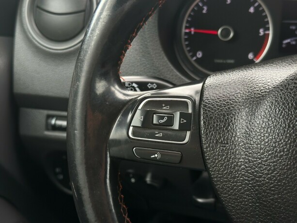 volkswagen-amarok-diesel-2013-big-19
