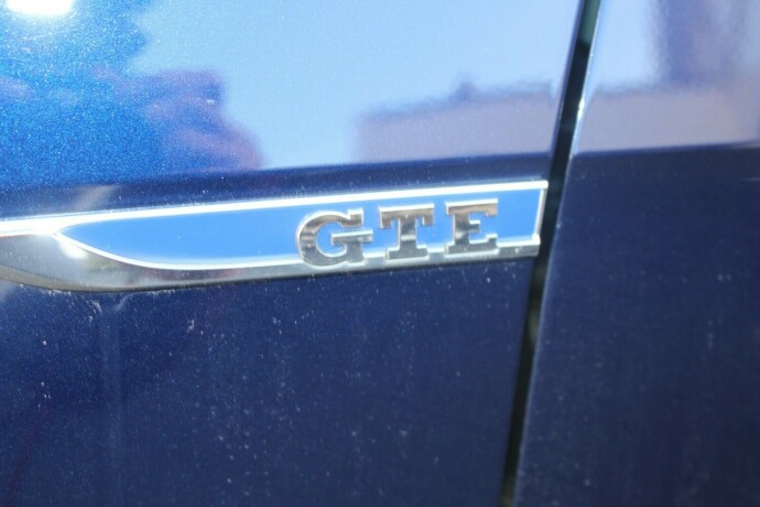 volkswagen-golf-elektrisitetbensin-2018-big-2