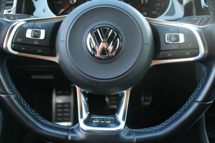 volkswagen-golf-elektrisitetbensin-2018-big-13