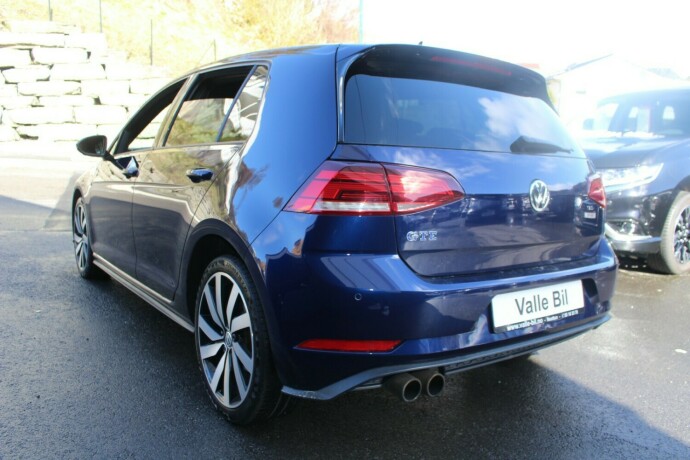 volkswagen-golf-elektrisitetbensin-2018-big-3