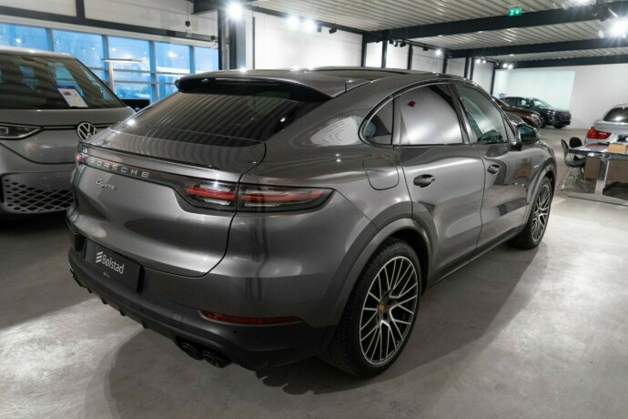 porsche-cayenne-elektrisitetbensin-2020-big-3