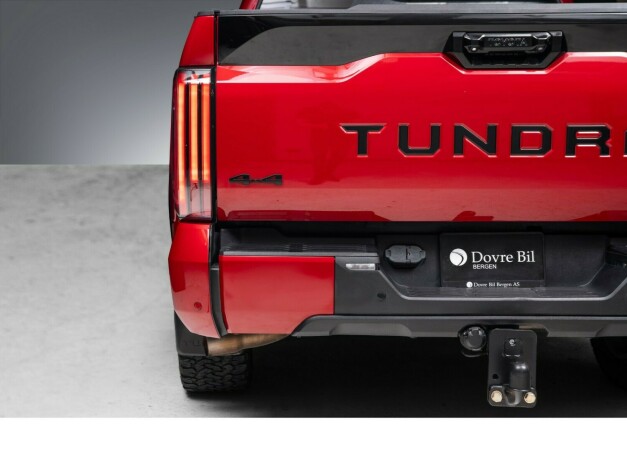 toyota-tundra-elektrisitetbensin-2022-big-17