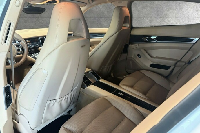 porsche-panamera-diesel-2012-big-24