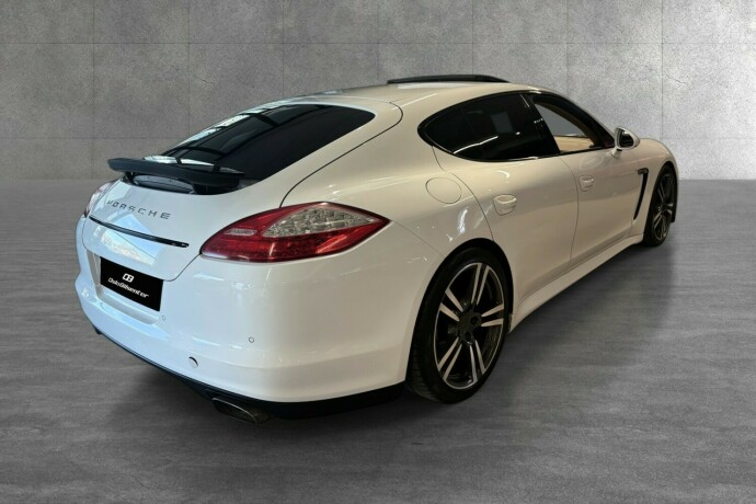 porsche-panamera-diesel-2012-big-3