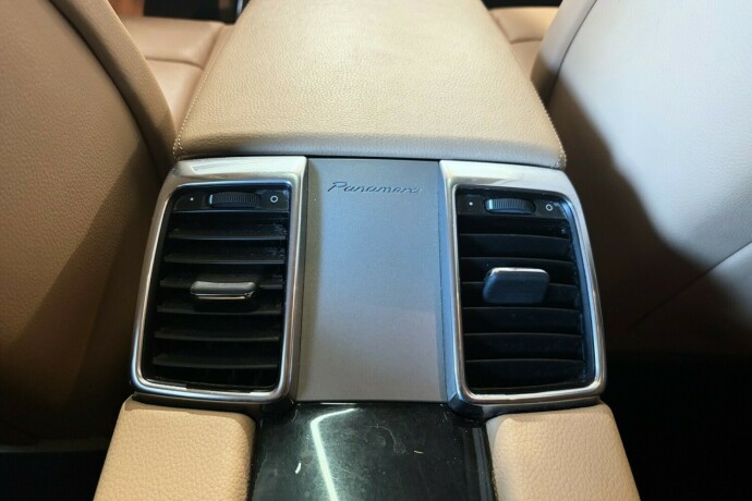 porsche-panamera-diesel-2012-big-25