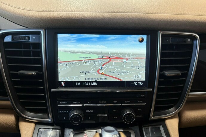 porsche-panamera-diesel-2012-big-17