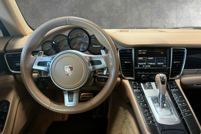 porsche-panamera-diesel-2012-big-13