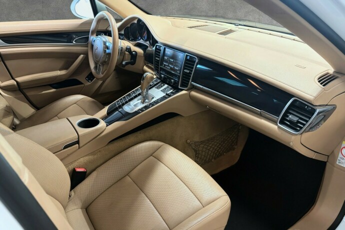 porsche-panamera-diesel-2012-big-30