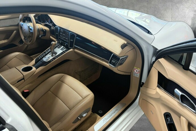 porsche-panamera-diesel-2012-big-28