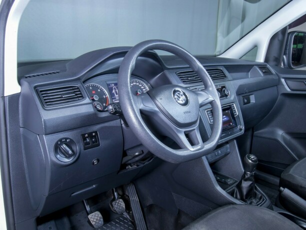 volkswagen-caddy-diesel-2018-big-39