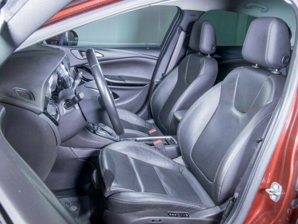 opel-astra-bensin-2018-big-41
