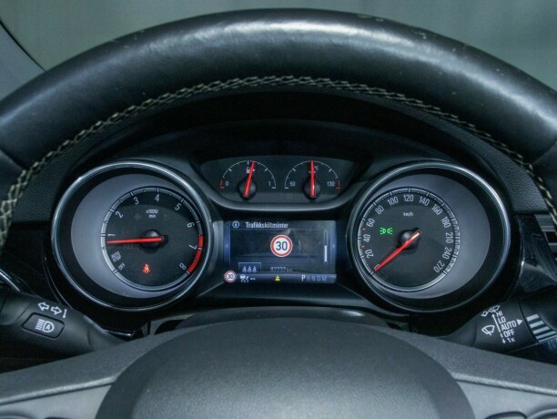opel-astra-bensin-2018-big-22