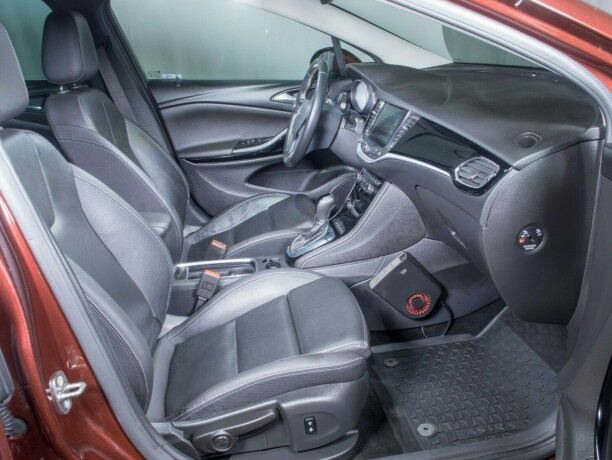 opel-astra-bensin-2018-big-46